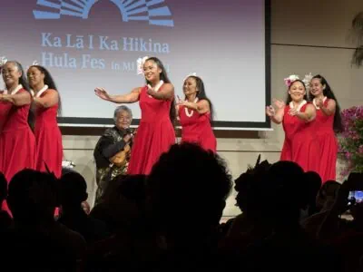 Photo23 Ka Hokulani Hula Studio Hālau Hula Kauluokalāの皆さんアウアナ