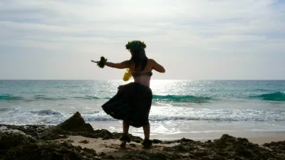 Photo36 Ka Hokulani Hula Studio カヒコを踊るワヒネ