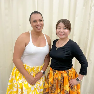 Photo48 Ka Hōkūlani Hula Studio Kumu Kahikina Nailili と Motoe