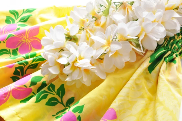Photo67 Ka Hōkūlani Hula Studio パウスカートとレイ
